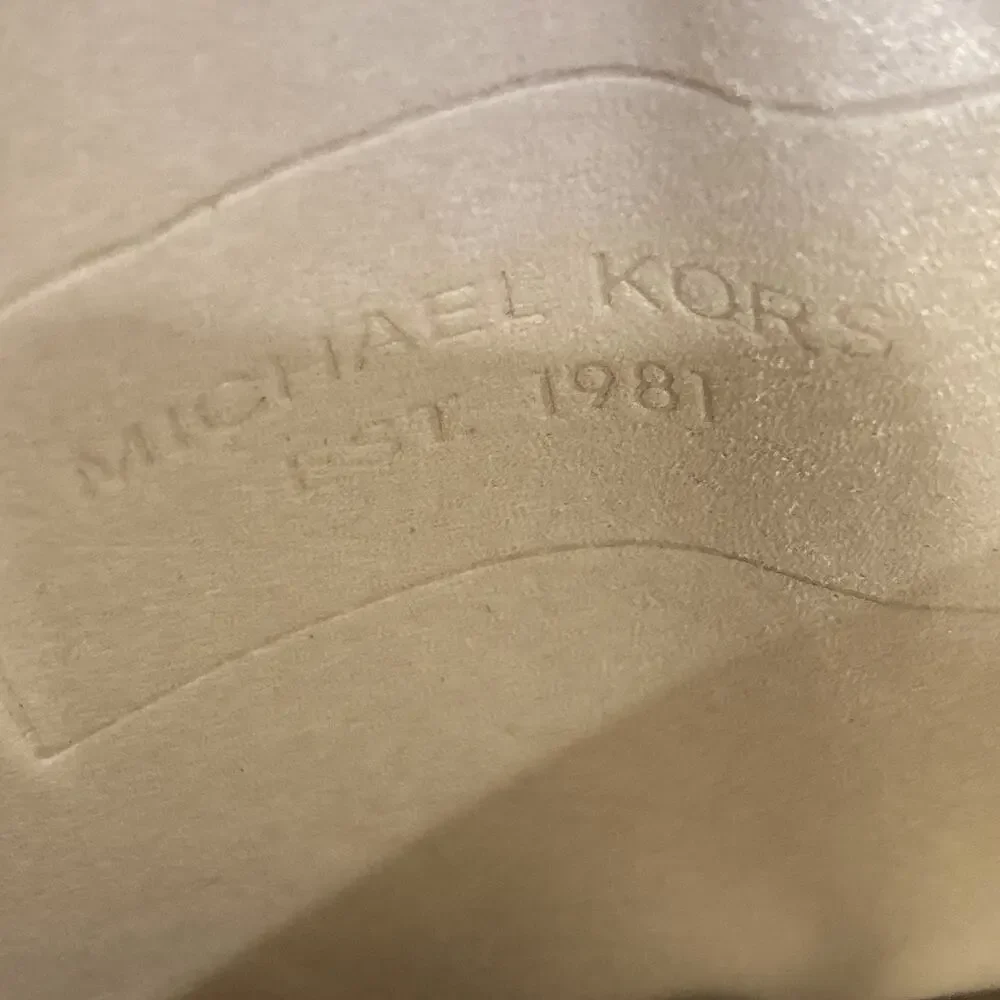 Michael Kors case euc